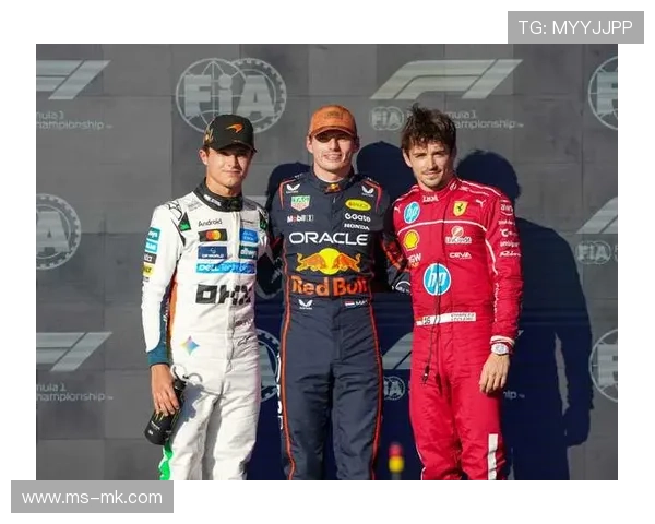 诺里斯杆位奖颁奖仪式于璀璨霓虹背景下举行