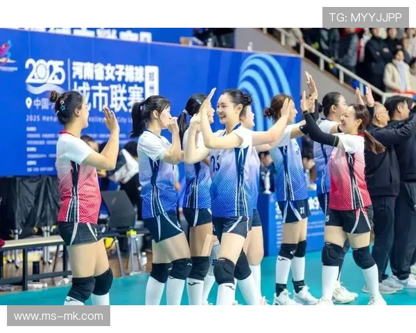 闽赣湘青少年排球联赛长沙收官,奥运冠军李延军宣讲女排精神进校园